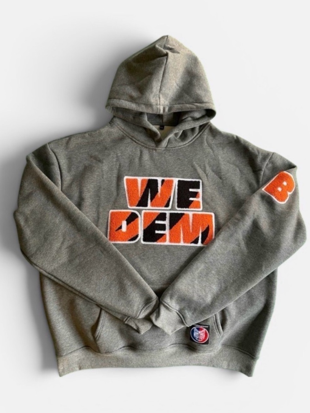 ONLY 8 LEFT for sale in all the CITY 🔥🔥🔥🔥CINCINNATI FOOTBALL  “WE DEM” HOODIE. - Picture 11 of 11